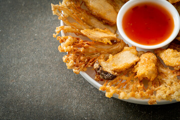 deep fried Enoki mushroom and King Oyster mushroom with spicy dipping sauce