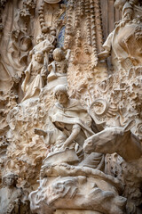 Obraz premium Barcelona, ​​España - junio de 2021: Catedral de la Sagrada Familia en verano 