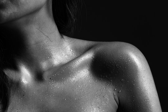 Close Photo Wet Hot Sweaty Sensual Big Tits Tanned Athletic Stock Photo by  ©alextorb 197516586