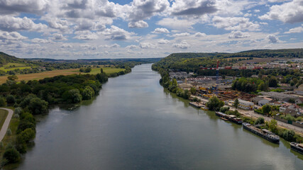 Vol au dessus de la seine