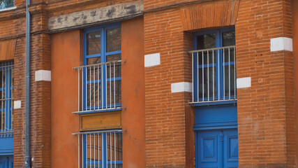 Balade dans le centre-ville de Toulouse, aussi appelée « la ville rose », de par ses bâtiments aux briques rosâtres