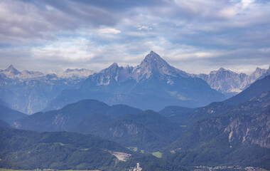 Fototapeta premium Amazing panoramic view over the high mountains of the Austrian Alps - travel photography