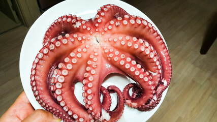 꽃모양으로 삶은 문어
