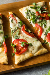 Homemade Healthy Margherita Flatbread PIzza