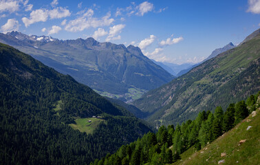 Fototapeta na wymiar Amazing scenery and typical landscape in Austria - the Austrian Alps - travel photography
