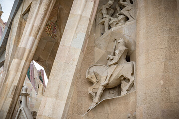 Barcelona, ​​España - junio de 2021: Catedral de la Sagrada Familia en verano	