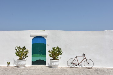 Tra le vie del centro storico di Ostuni la città bianca in Puglia