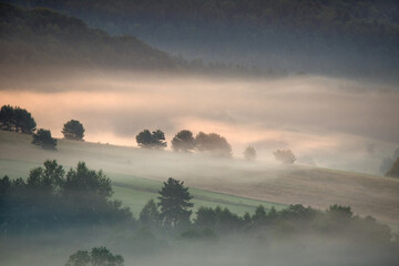 Poranne mgły w Beskidzie Niskim