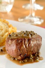 Steak au poivre vert (Green pepper steak)
