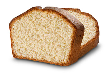 Bolo sabor baunilha, fatiado em fundo branco para recorte.