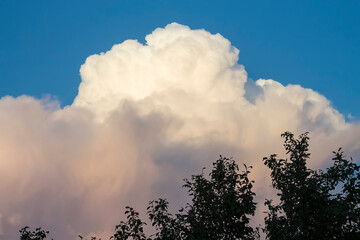 Obraz premium Looking at the dramatic sky with clouds announcing bad weather. Adobe RGB color space.