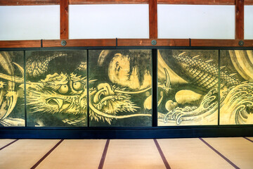 京都、天龍寺の大方丈の龍の襖絵