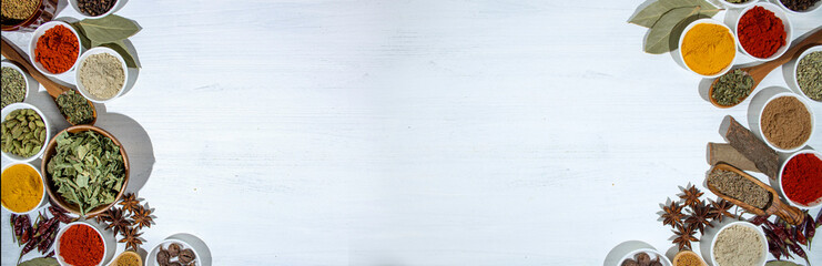 インドカレーのスパイスとコピースペース