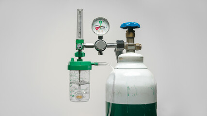 Covid-19 crisis cause shortage oxygen cylinder for patient.