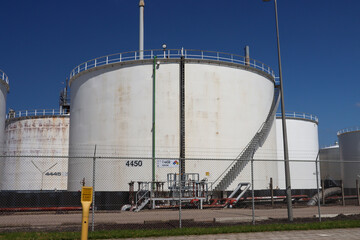 Oil storage tanks at the Shell refinery in the Pernis harbor