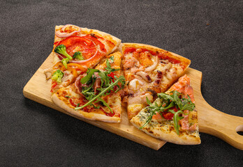 Sliced pizza mix with cheese