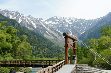 上高地 穂高連邦をハイキング。　入口の河童橋、大自然の中に。