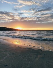 Obraz premium Insanely beautiful orange sunset on the sea