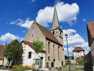 Fototapeta na wymiar Sankt Martin in Segnitz am Main in Franken