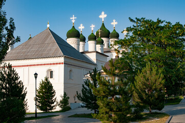 Fototapeta na wymiar church, astrakhan, kremlin