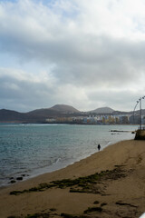 Caminante por las playas 