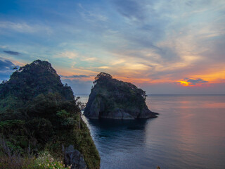 秋の西伊豆浮島海岸の夕景