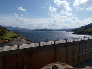 Obraz premium Moragahakanda Reservoir - Sri Lanka Moragahakanda Dam and Reservoir - It was later renamed as Kulasinghe Reservoir.