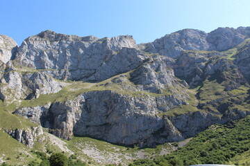 MONTAÑAS