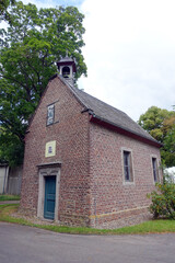 Fototapeta na wymiar Kapelle zum Heiligen Kreuz am Dikopshof, Wesseling-Keldenich, Nordrhein-Westfalen, Deutschland