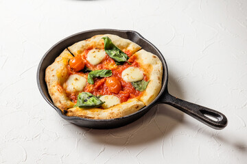 ピッツア　Italian home-made pizza