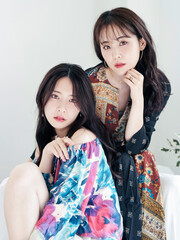 女性二人のポートレート　ファッションイメージ