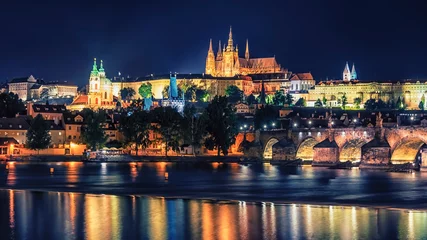 Photo sur Plexiglas Pont Charles The city of Prague by night