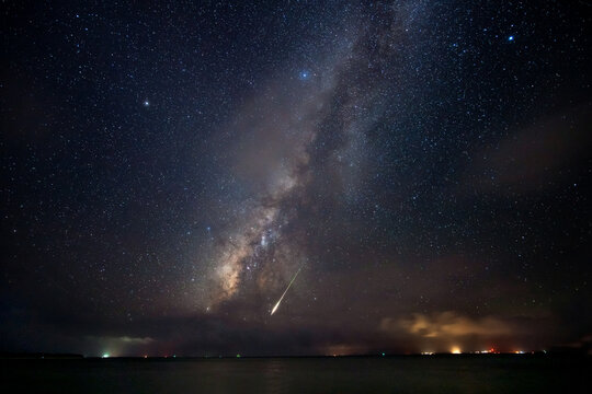 starry night sky with comet © ryuichi niisaka