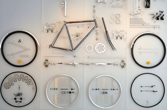 Einzelteile eines Fahrrads