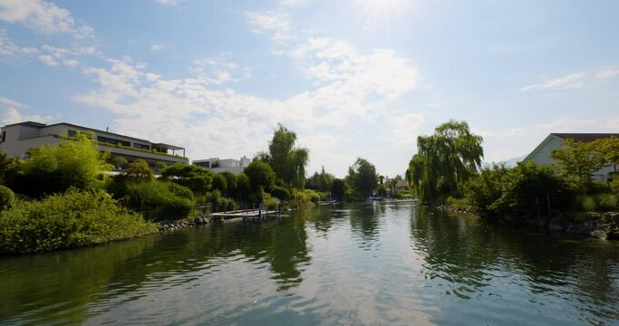 Real Estate,  einmal durch das schweizerische Venedig
