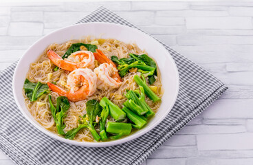 Rice noodles with seafood in thick gravy