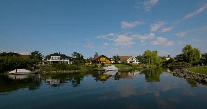 Real Estate,  einmal durch das schweizerische Venedig