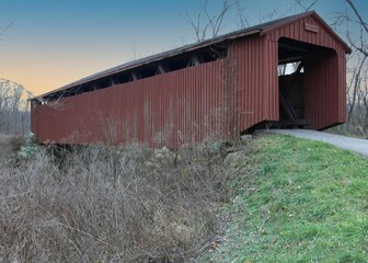 Obraz premium old covered bridge, Athens, Ohio, USA