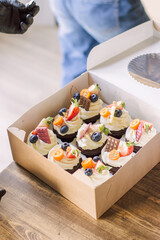 Gift cupcakes in a box, for a birthday