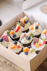 Gift cupcakes in a box, for a birthday