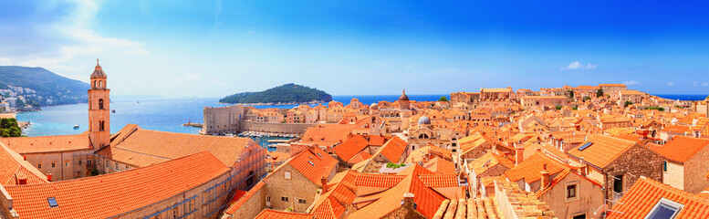 Fototapeta premium Coastal summer landscape, panorama - view of the Old Town of Dubrovnik on the Adriatic coast of Croatia