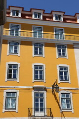 Fototapeta na wymiar Façade d’immeuble à Lisbonne, Portugal