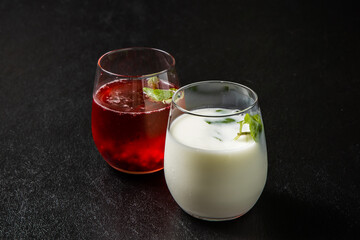 カクテル　Pictures of beautifully colored cocktails