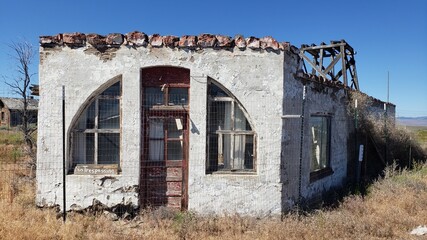 Fototapeta na wymiar Abandoned Desert Motel