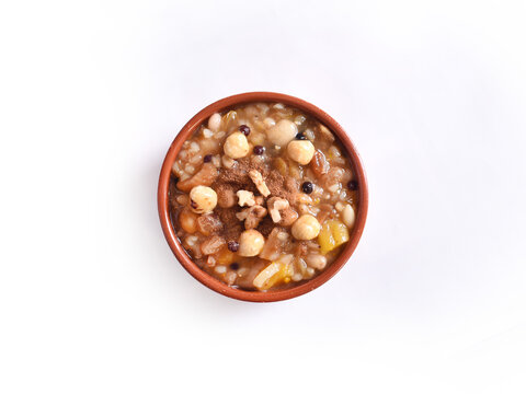 asure dessert, traditional turkish dessert