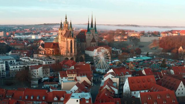 Aerial Forward Shot Of Beautiful Popular St. Severus During Winter, Drone Flying Over Houses In Old Town - Erfurt, Germany