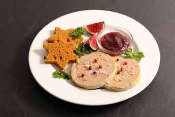 gingerbread toast with slices of foie gras
