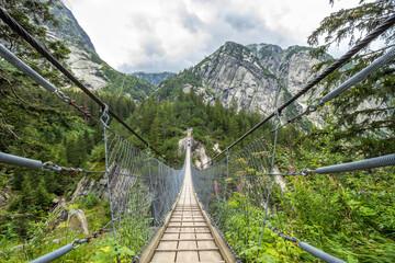Fototapeta na wymiar Handeck suspension bridge in Switzerland