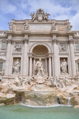 Fototapeta na wymiar Famous Trevi Fountain (Fontana di Trevi) in Rome, Italy