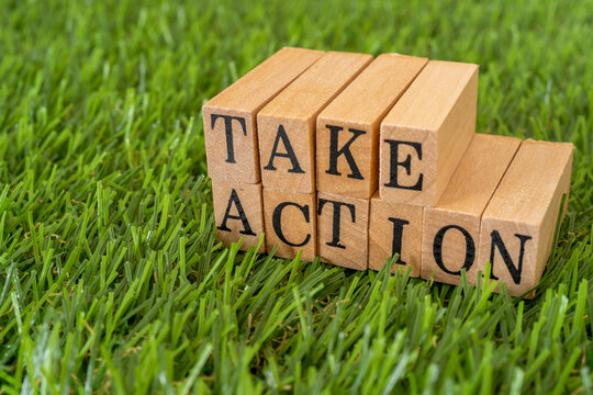 行動を起こす｜「TAKE ACTION」と書かれたスタンプ